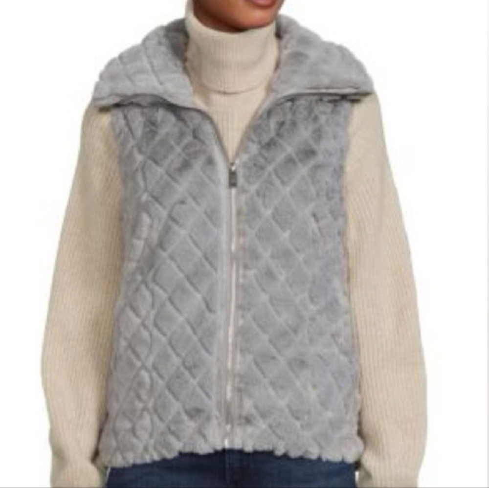NWWT Carmen Marc Valvo Vest Quilted Faux Fur Zip Up Pockets Medium Outerwear